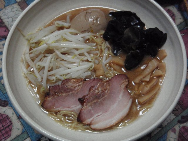 旭川醤油ラーメン「ななし」