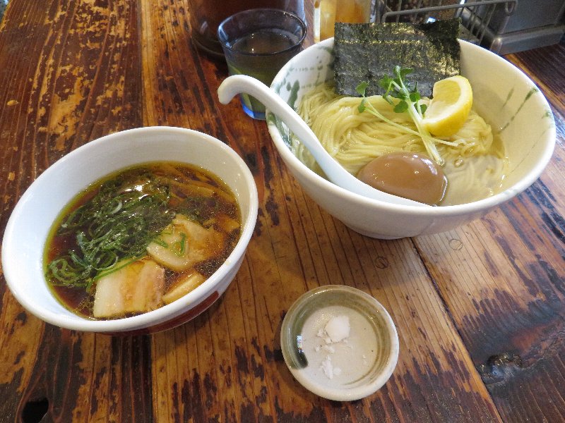 今時っぽい昆布水つけ麺