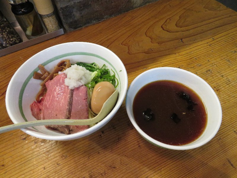 冷製牛骨つけ麺蕪乗せ